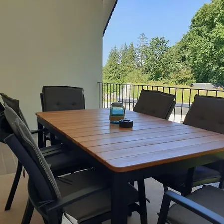 Winter In Der Waldrand Mit Zwei Balkonen Lejlighed