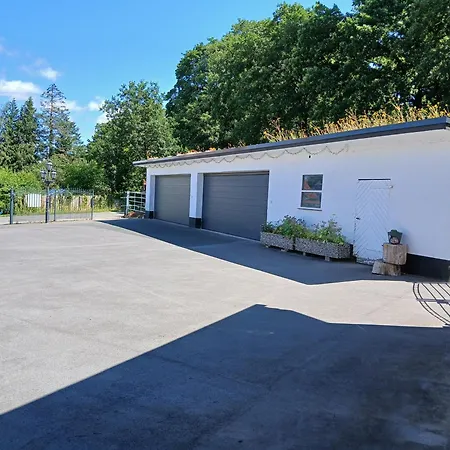 Winter In Der Waldrand Mit Zwei Balkonen Bad Wünnenberg