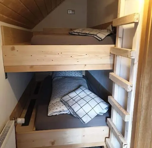 Winter In Der Waldrand Mit Zwei Balkonen *