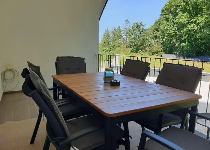 Winter In Der Waldrand Mit Zwei Balkonen Daire