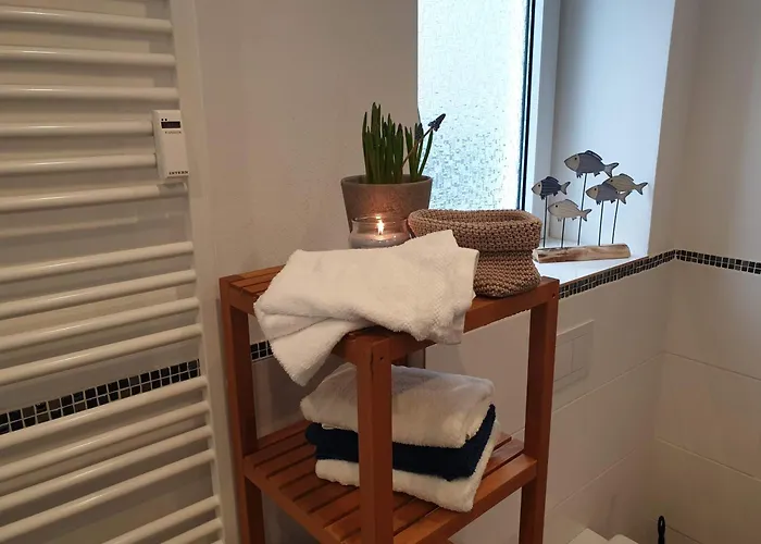 Winter In Der Waldrand Mit Zwei Balkonen