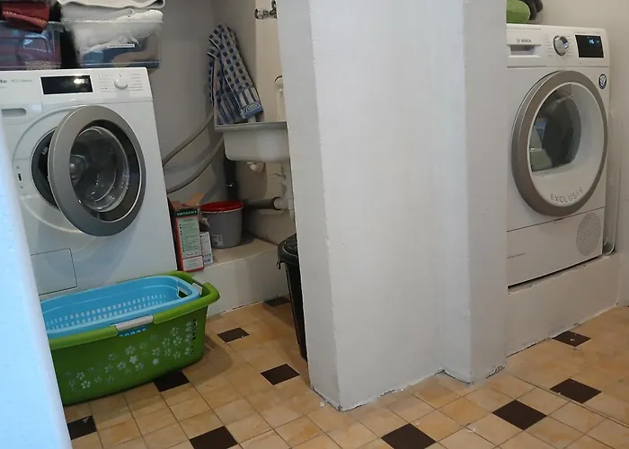 Winter In Der Waldrand Mit Zwei Balkonen Daire Bad Wünnenberg