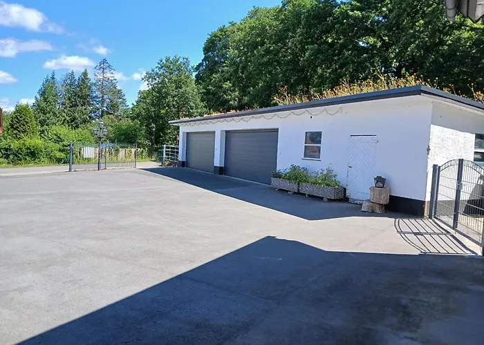 Winter In Der Waldrand Mit Zwei Balkonen Bad Wünnenberg